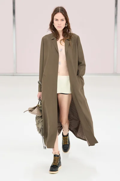 Look 32